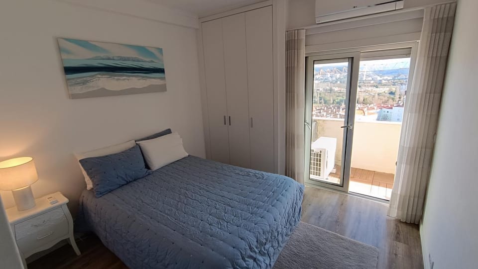 Bedroom, air conditioner