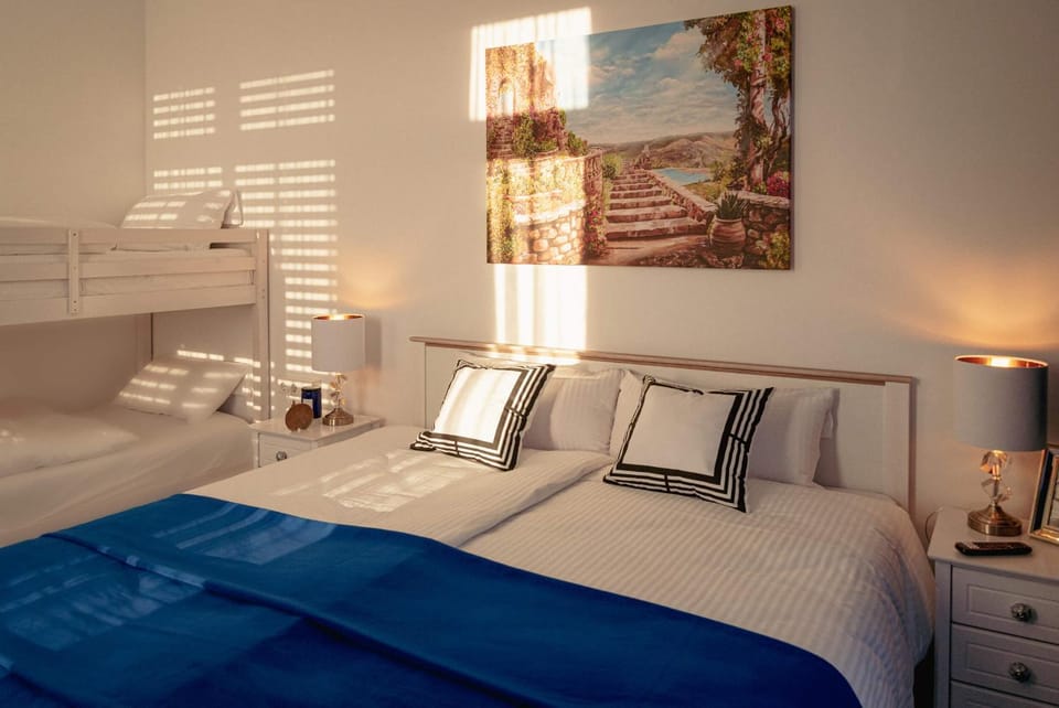 Bed, Photo of the whole room, Bedroom, bunk bed