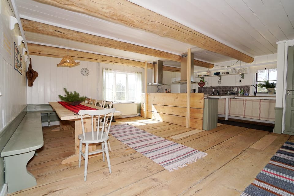 Communal lounge/ TV room, Kitchen or kitchenette, Dining area