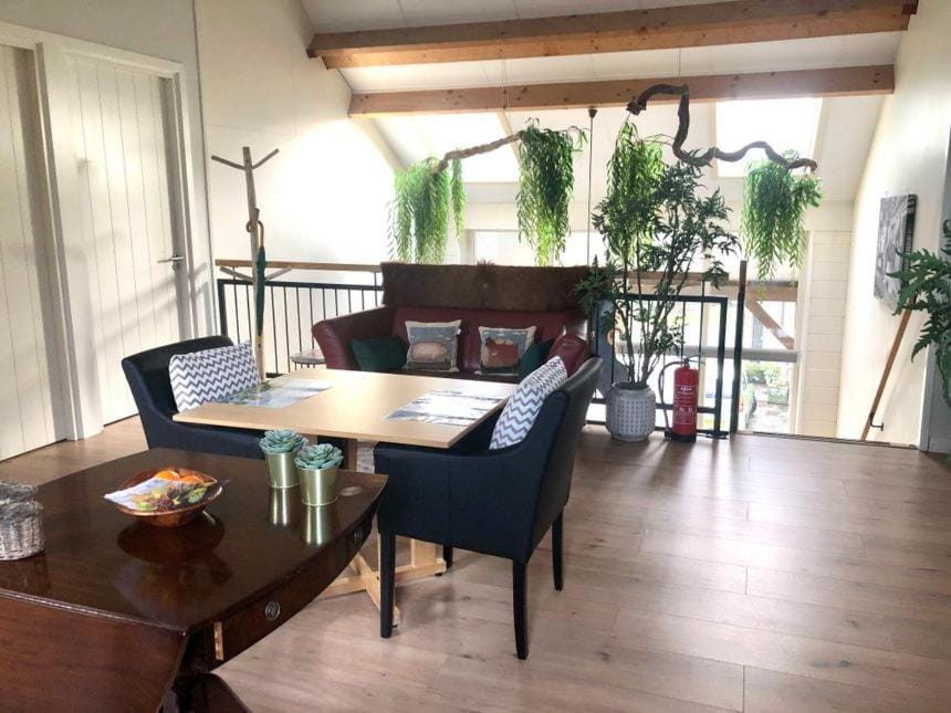 Dining area, Communal kitchen