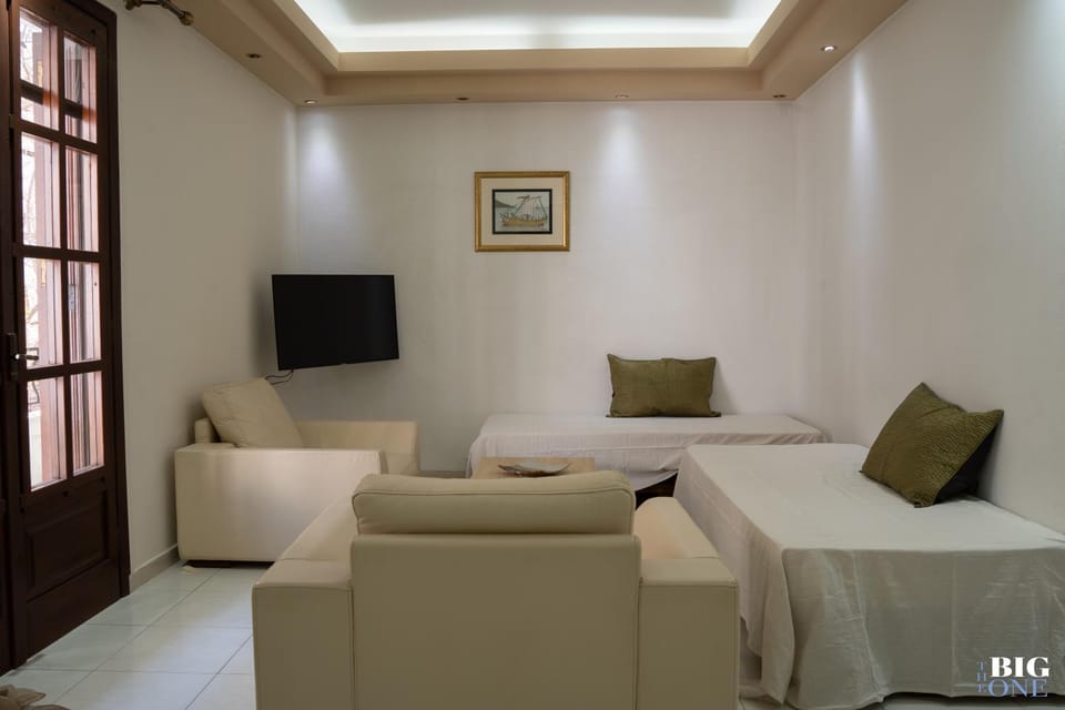 Bed, TV and multimedia