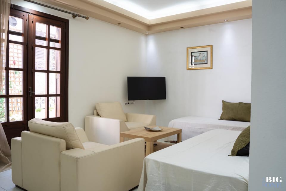 Bed, TV and multimedia