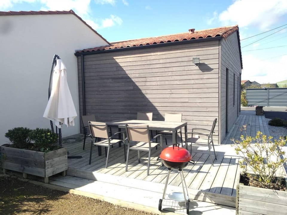Patio, Dining area