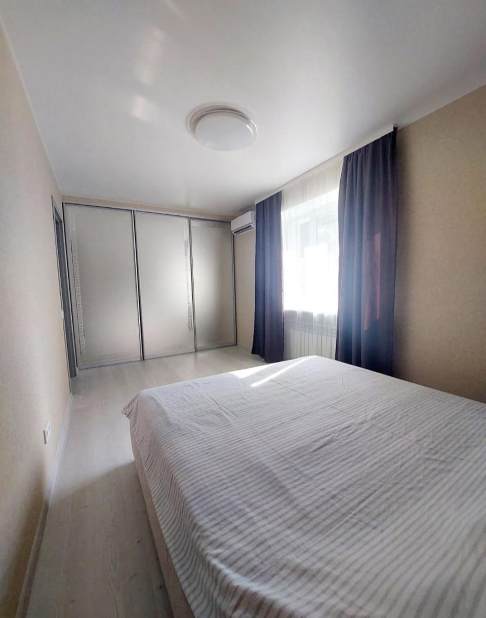 2 комнатная квартира, Запорожское щоссе 5, Дафи, Пр Гагарина Apartment in Dnipro
