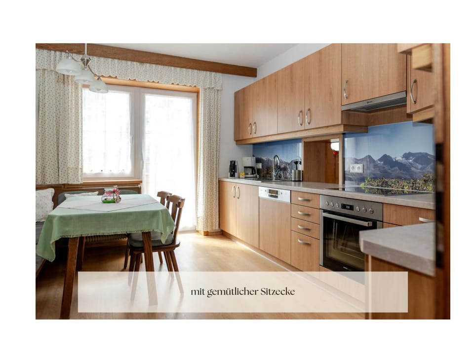 Ferienhaus Alpenblick, ganzes Ferienhaus, 5 Zi, 4 Bäder, gratis Parkplatz, Sonnenterrasse House in Carinthia, Austria