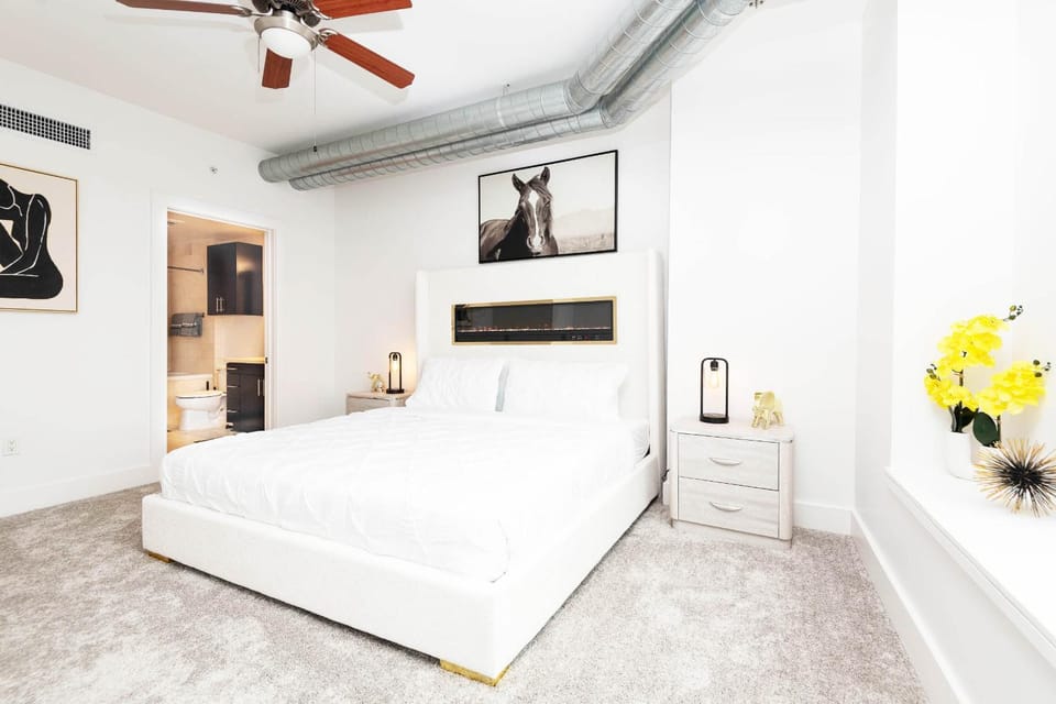 Bed, Photo of the whole room, Bedroom, fireplace