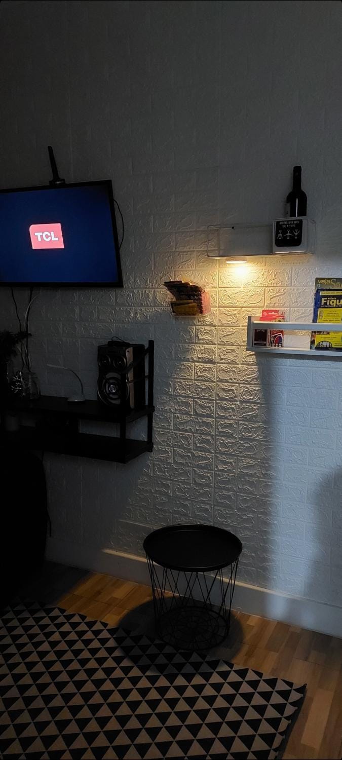 Property building, Communal lounge/ TV room, Day, Nightclub / DJ, TV and multimedia, Living room, Business facilities, Dining area, Evening entertainment, Text overlay, Text overlay, Text overlay, Supermarket/grocery shop, Shopping Area, Time of day, toaster