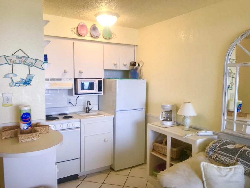 Ocean Waves - Ocean Front at Symphony Beach Club! House in Ormond Beach
