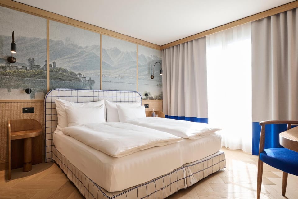 Bed, Photo of the whole room