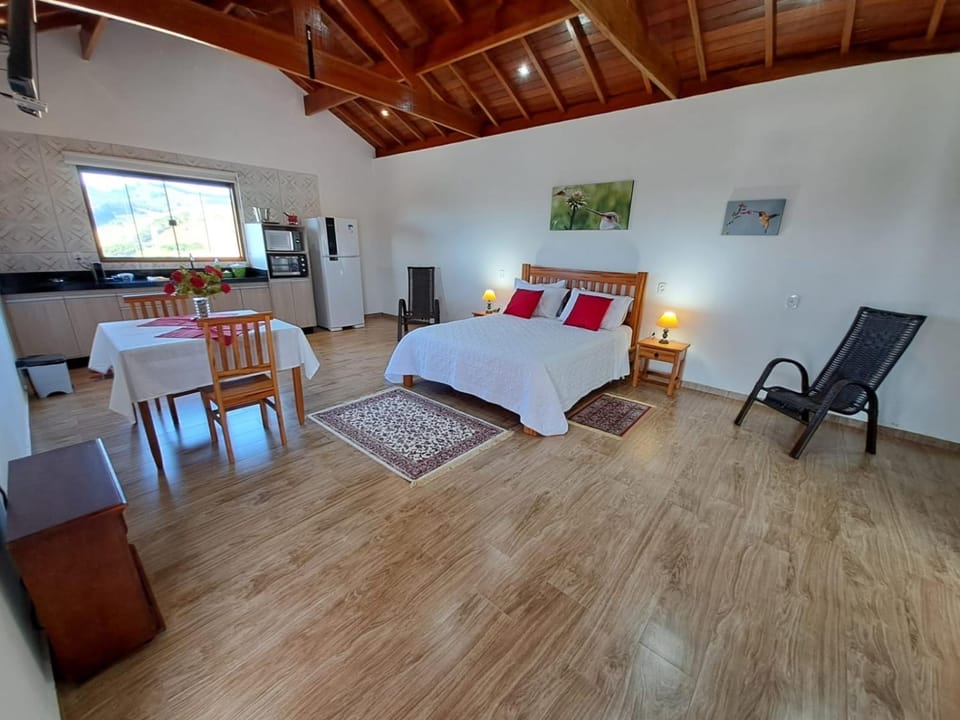 Bed, Kitchen or kitchenette, Living room, Photo of the whole room, Seating area, Dining area, Bedroom
