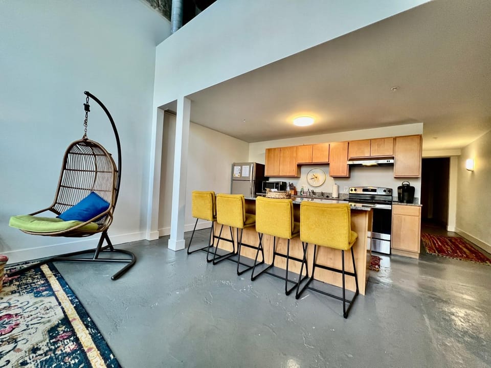 Swanky Loft Near Kings Island, Brewery, Bike Trail Apartment in Ohio