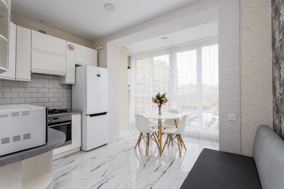 Kitchen or kitchenette, Dining area, oven, stove
