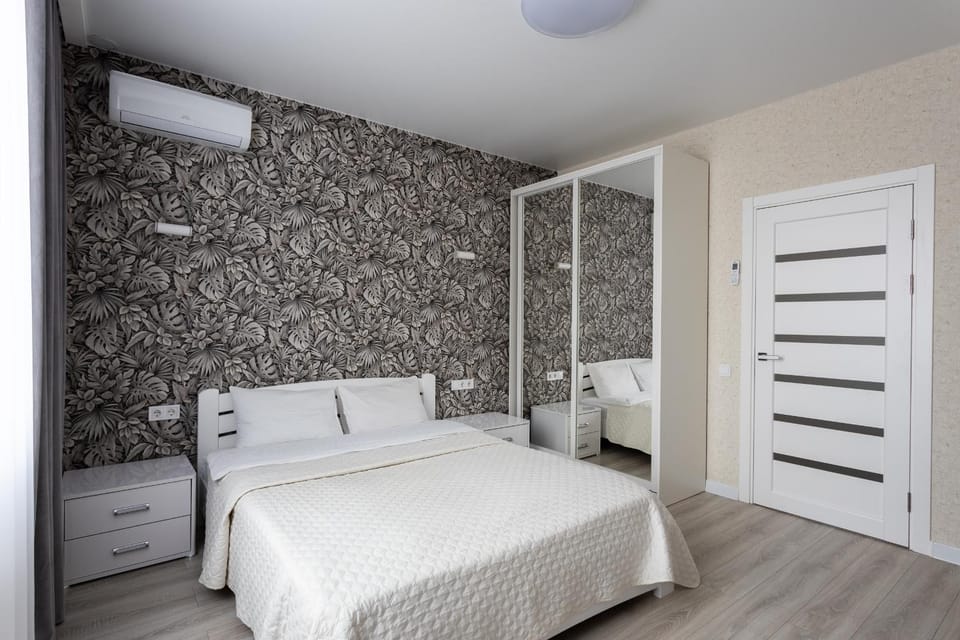 Bed, Photo of the whole room, Bedroom, wardrobe, air conditioner