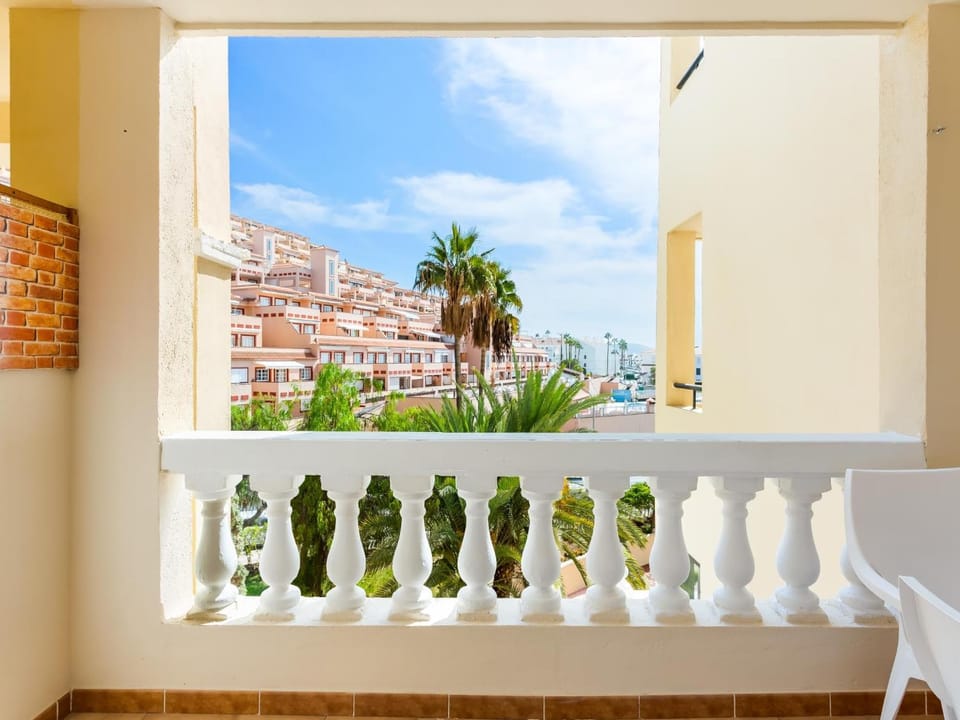 Off site, Balcony/Terrace