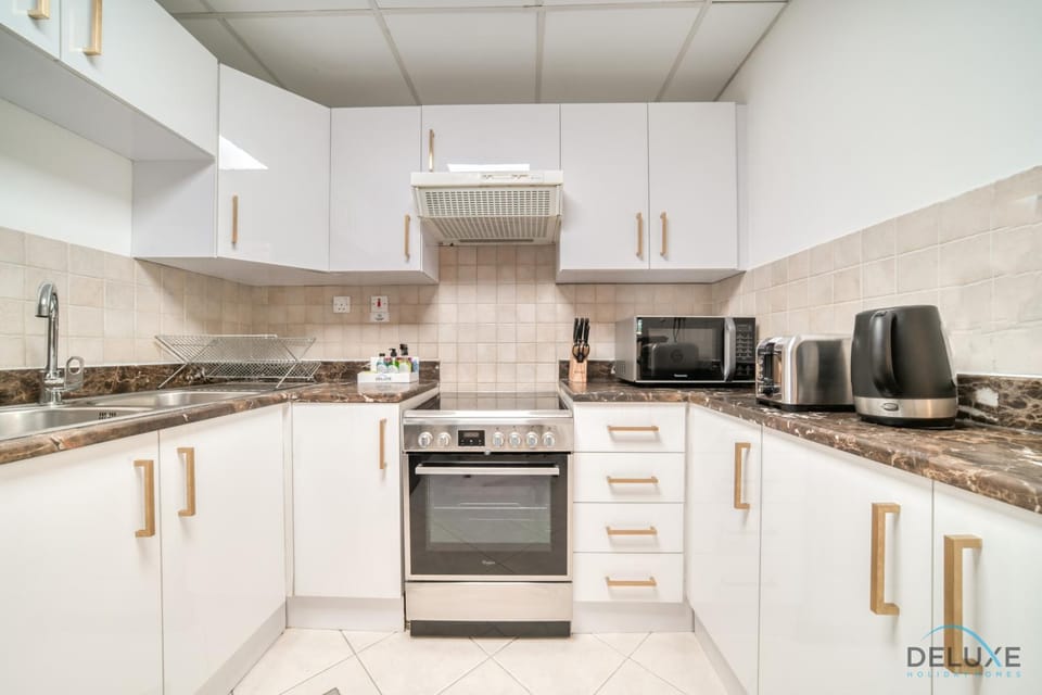 Classy 2BR at La Riviera Dubai Marina by Deluxe Holiday Homes Apartment in Dubai