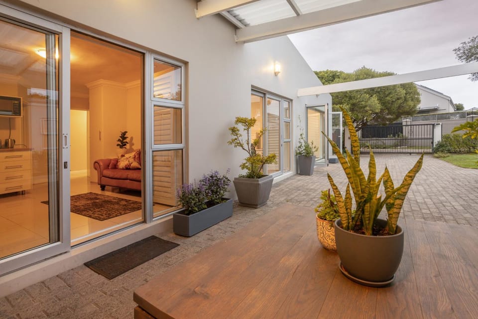 Patio, Garden view