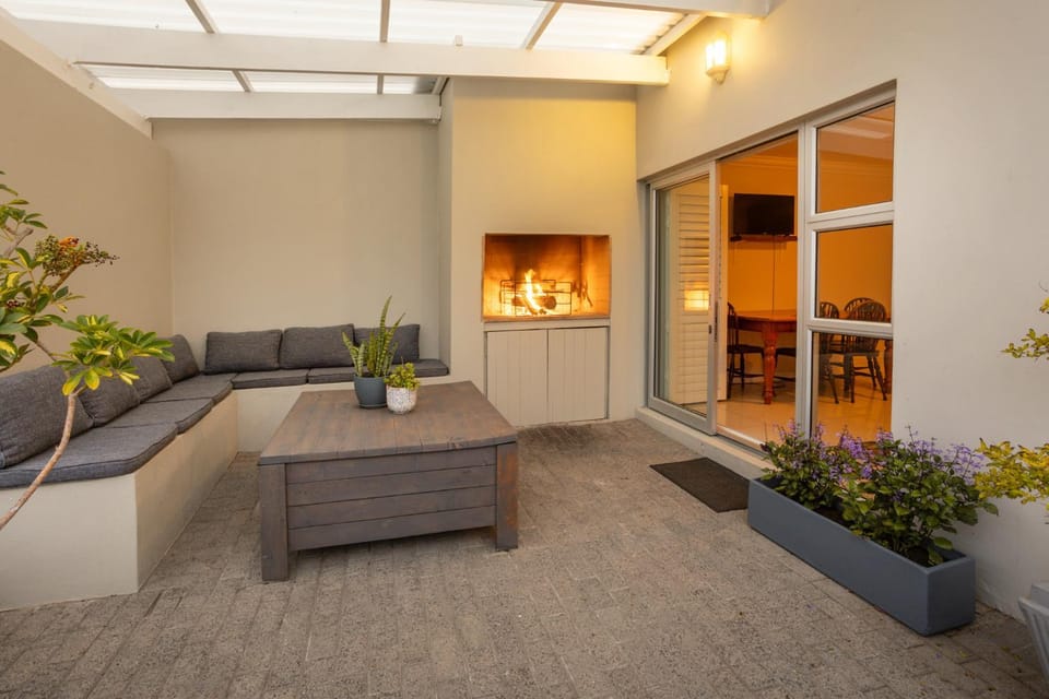 Patio, Seating area