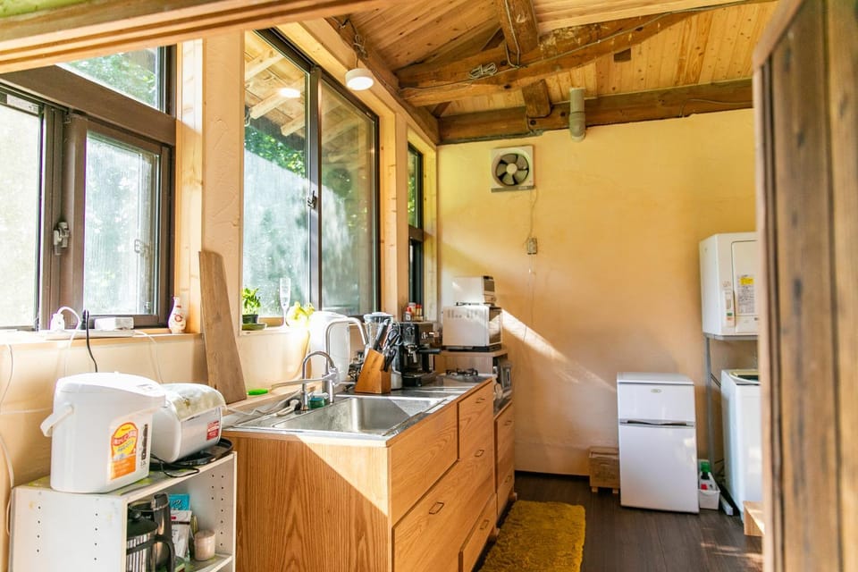 Coffee/tea facilities, Kitchen or kitchenette, Communal kitchen