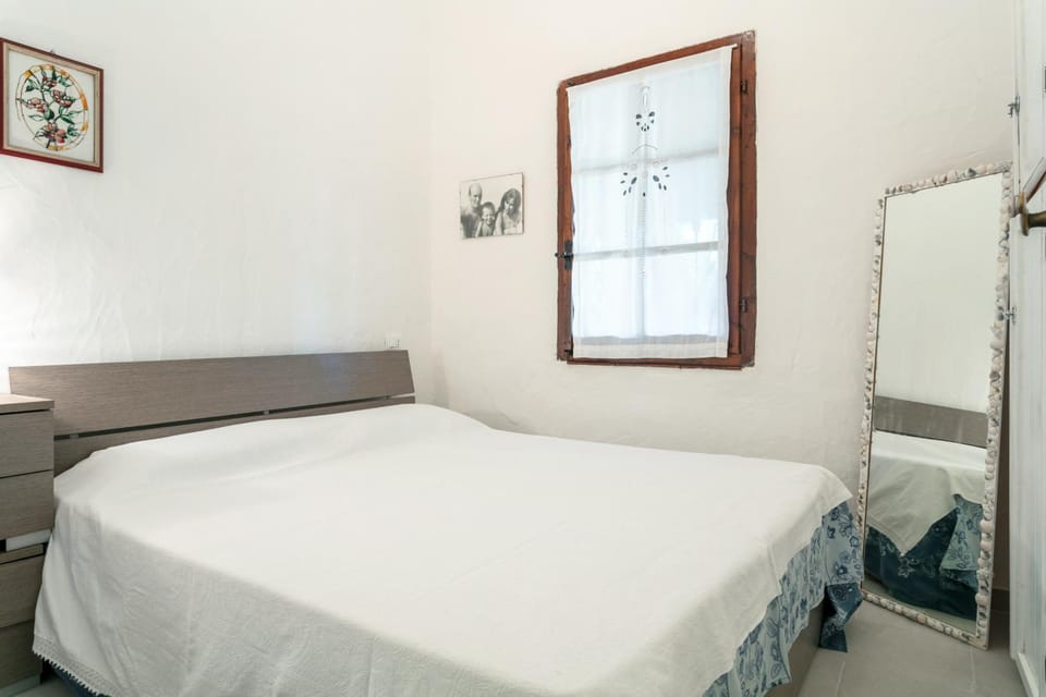 Property building, Living room, Bedroom