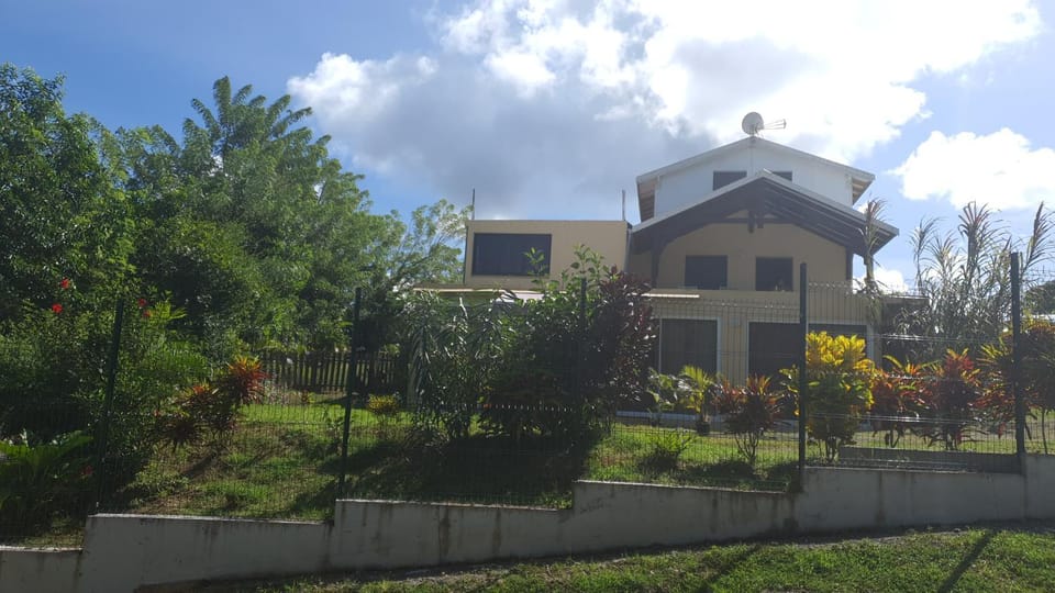 Chez Hugo, bel appartement très bien situé pour visiter la Martinique en journée et dormir la nuit Apartment in Les Trois-Îlets