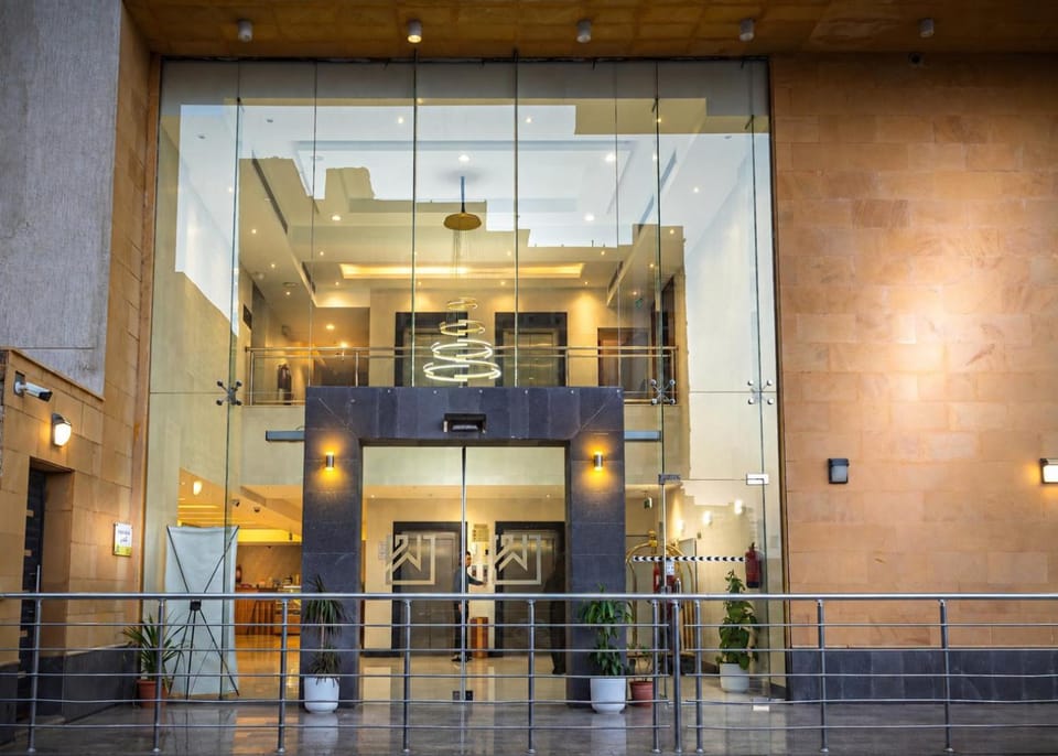 Property building, Facade/entrance