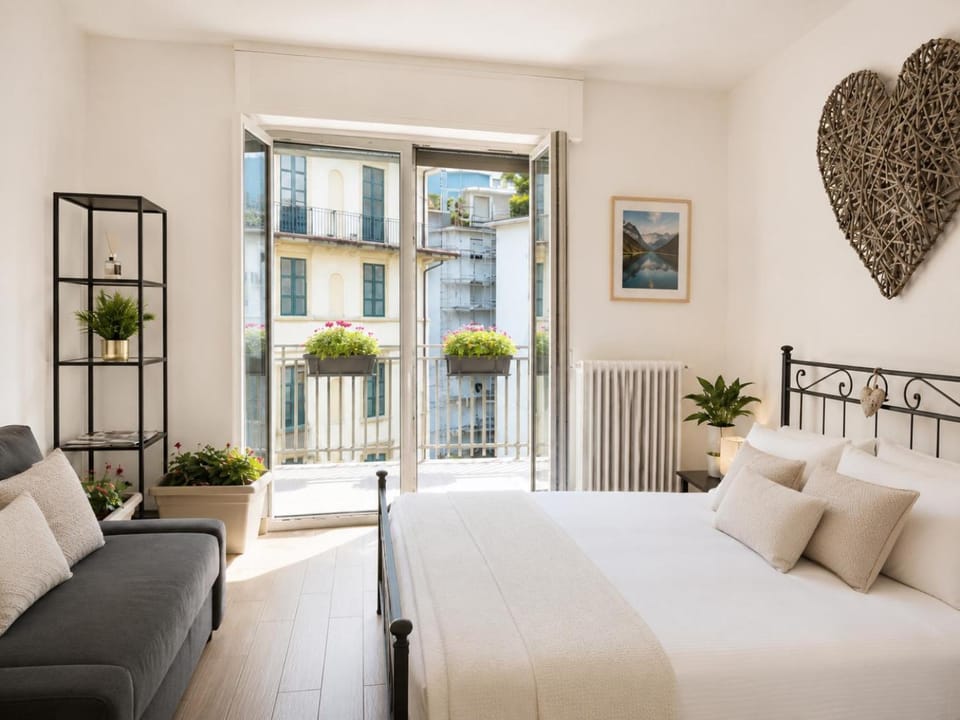 MARY HOUSE Central Station Large Apartment Apartment in Sondrio