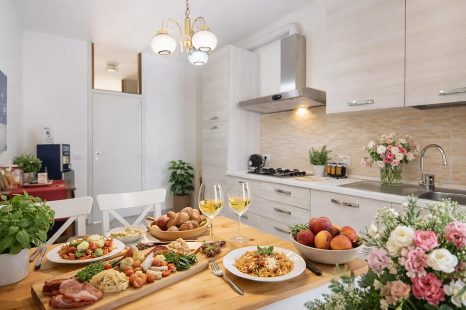 MARY HOUSE Central Station Large Apartment Apartment in Sondrio