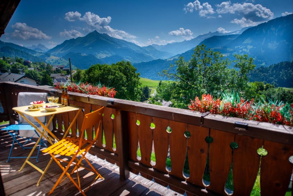 Patio, Nearby landmark, Spring, Day, Natural landscape, View (from property/room), Balcony/Terrace, Balcony/Terrace, Mountain view