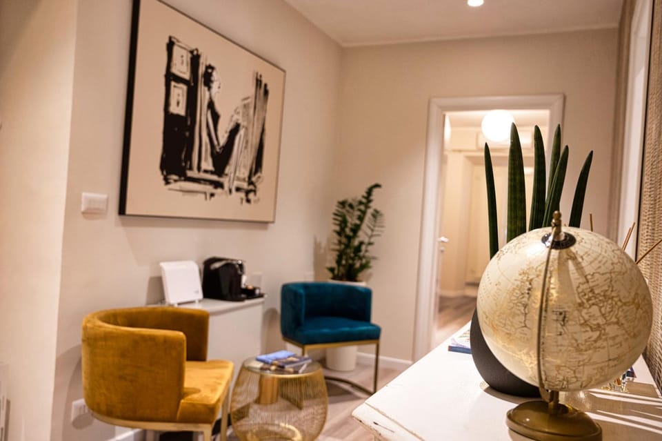 Living room, Internal: Not applicable to any particular room