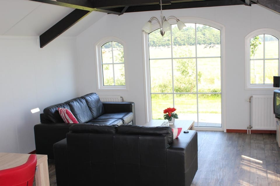 Seating area, Internal: Not applicable to any particular room