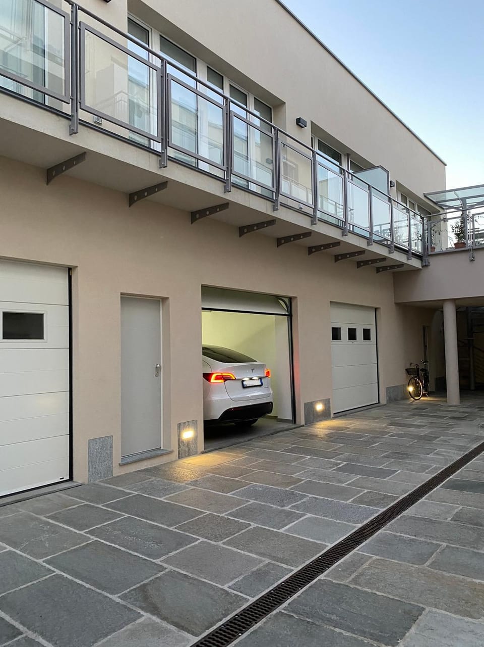 Facade/entrance, Parking