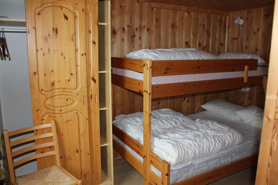 bunk bed