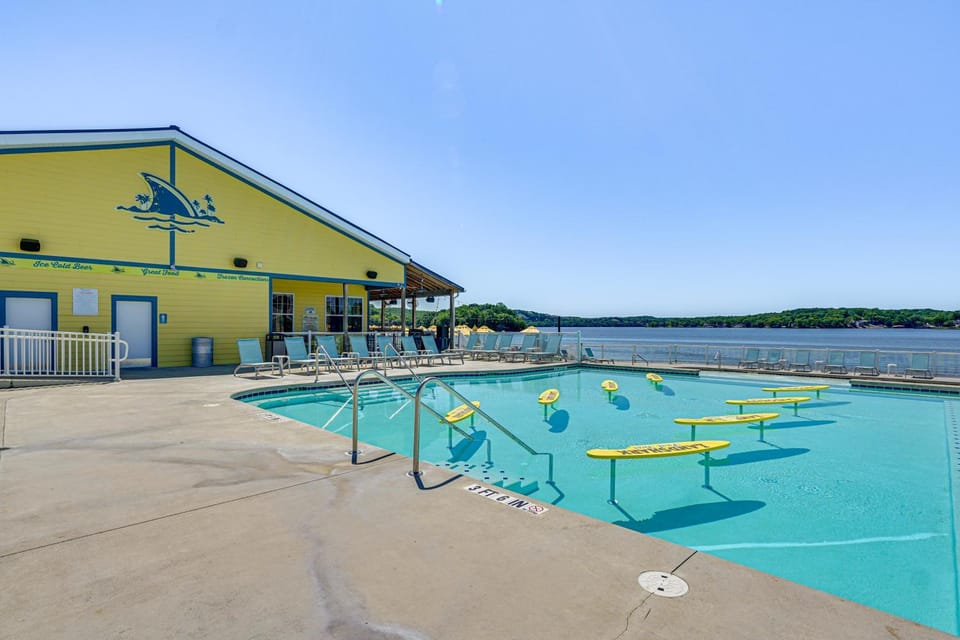 Jetted Tubs Put Shootout Weekend in Cruise Control House in Lake of the Ozarks
