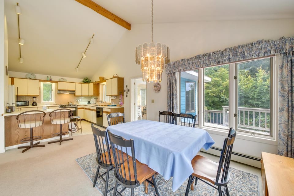 Charming Retreat w/ Deck ~ 4 Mi From Casco Bay! House in Orrs Island