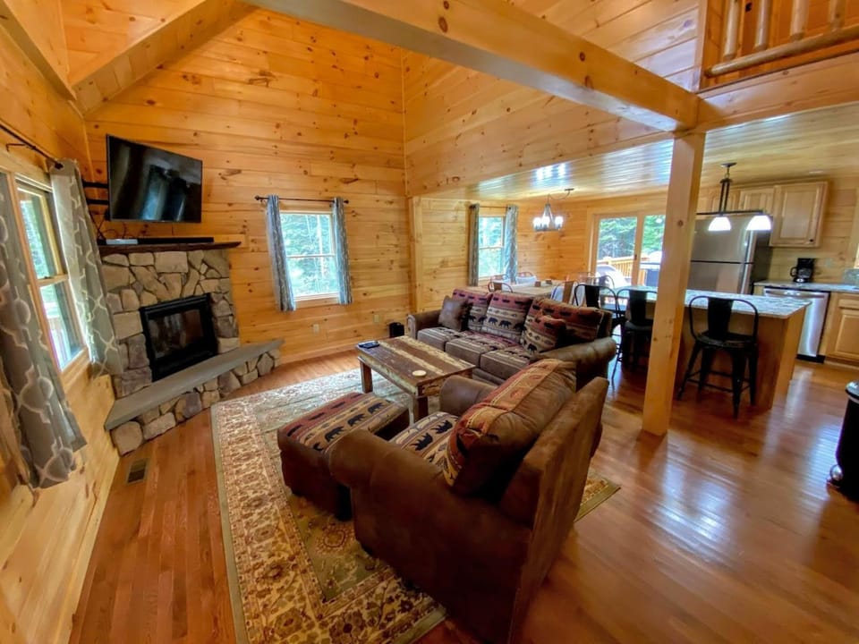 Brand New Log Home Well appointed great location with AC wifi cable fireplace firepit House in Whitefield