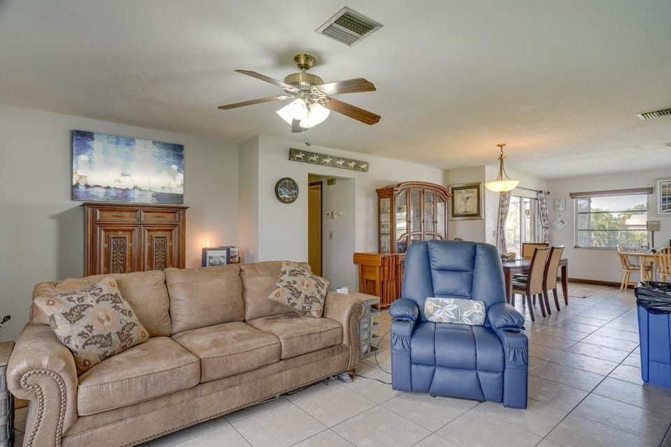 Canal-Front Retreat w/ Heated Pool & Hot Tub! House in Port Charlotte