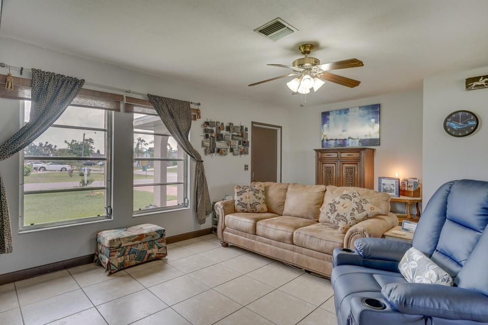 Canal-Front Retreat w/ Heated Pool & Hot Tub! House in Port Charlotte