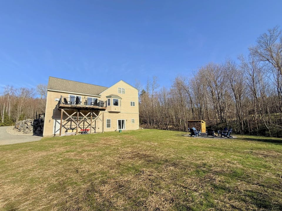 NEW Single family home with spectacular views and lots of space Privacy convenience and style House in Carroll