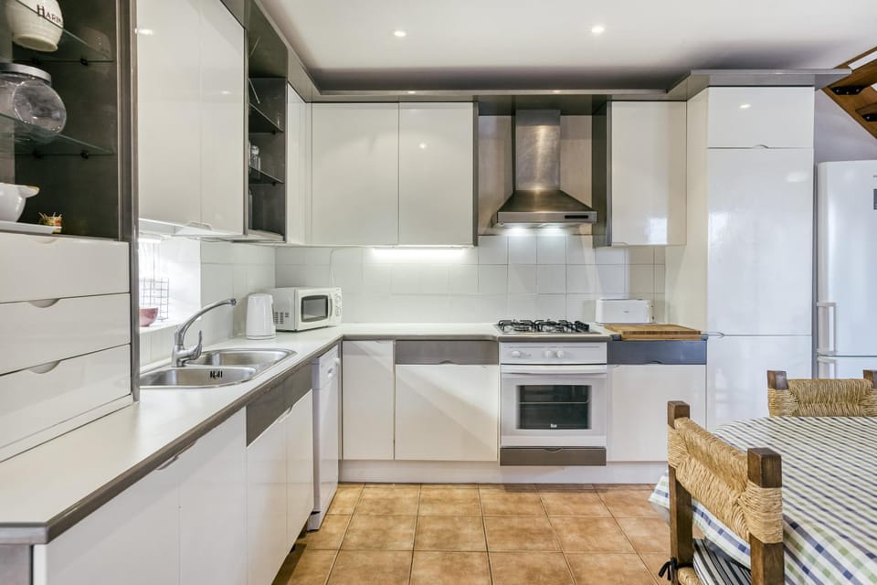 Kitchen or kitchenette, Living room