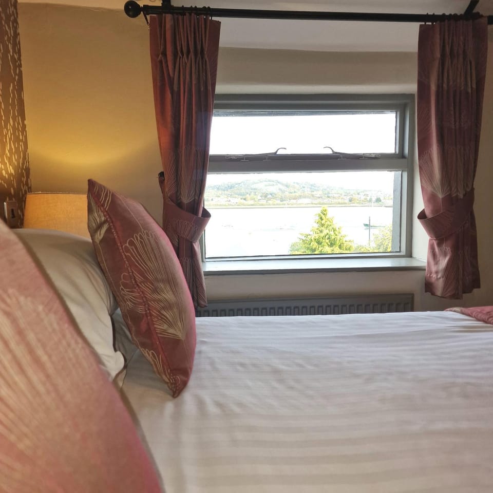 Bed, View (from property/room), Photo of the whole room, Bedroom, Sea view
