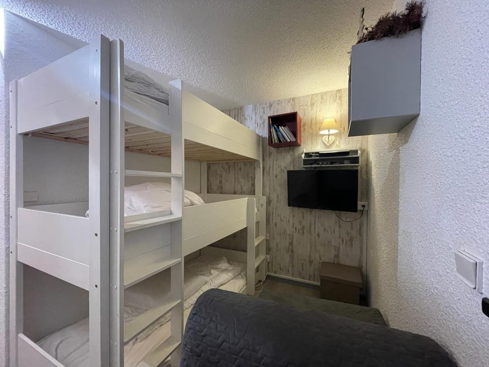 TV and multimedia, Bedroom, bunk bed