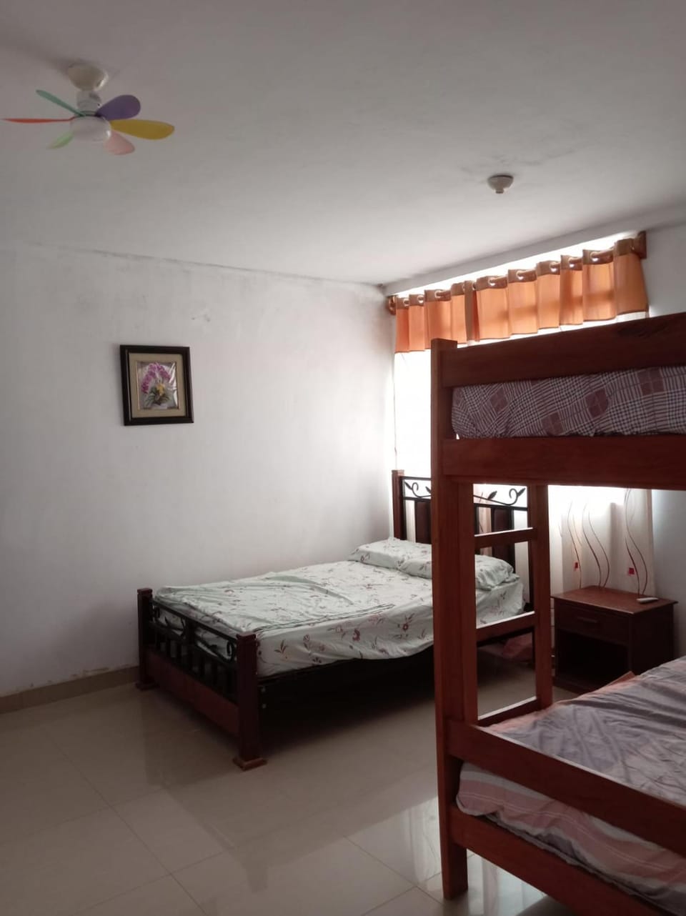 White House, CASA FAMILIAR X 7 PERSONAS House in Department of Piura