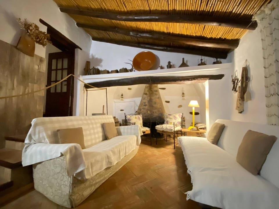 Monte Abaixo House in Faro District