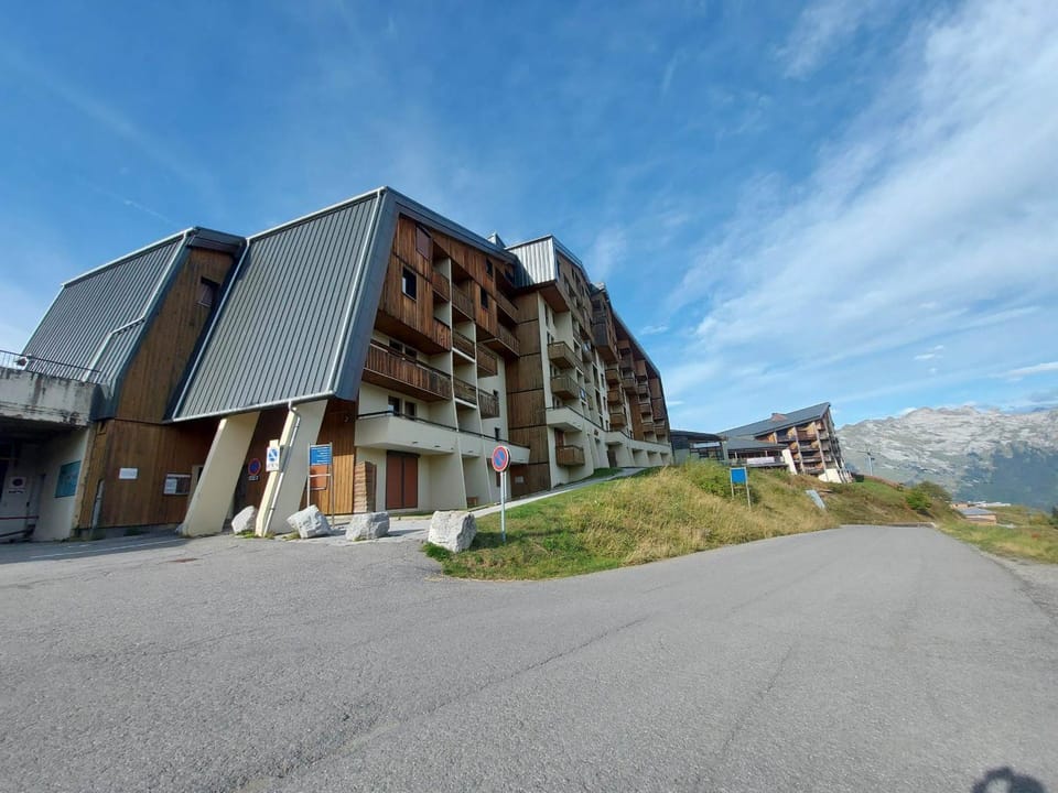 Appartement skis aux pieds à Samoëns 1600 - FR-1-624-79 Apartment in Arâches-la-Frasse