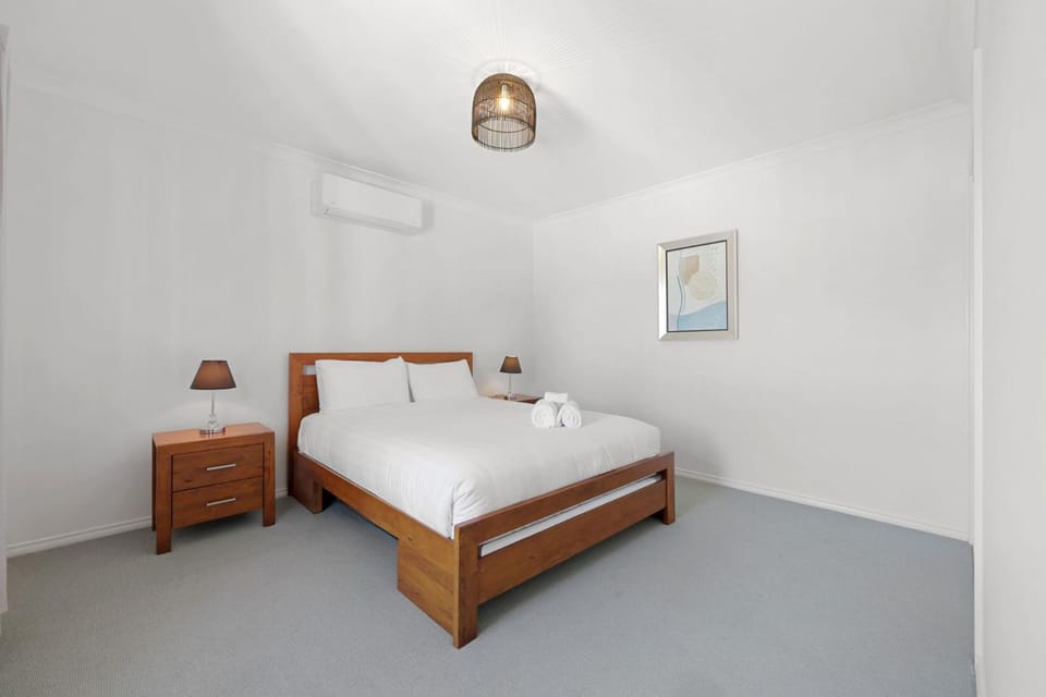 Bed, Photo of the whole room, Bedroom, towels, air conditioner
