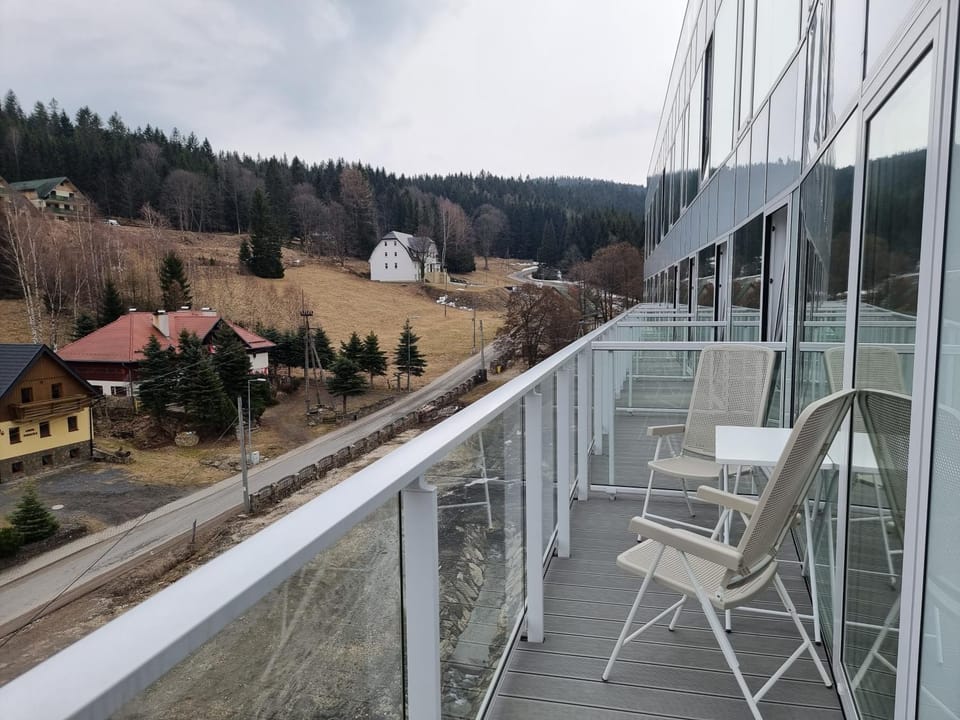Balcony/Terrace, Mountain view