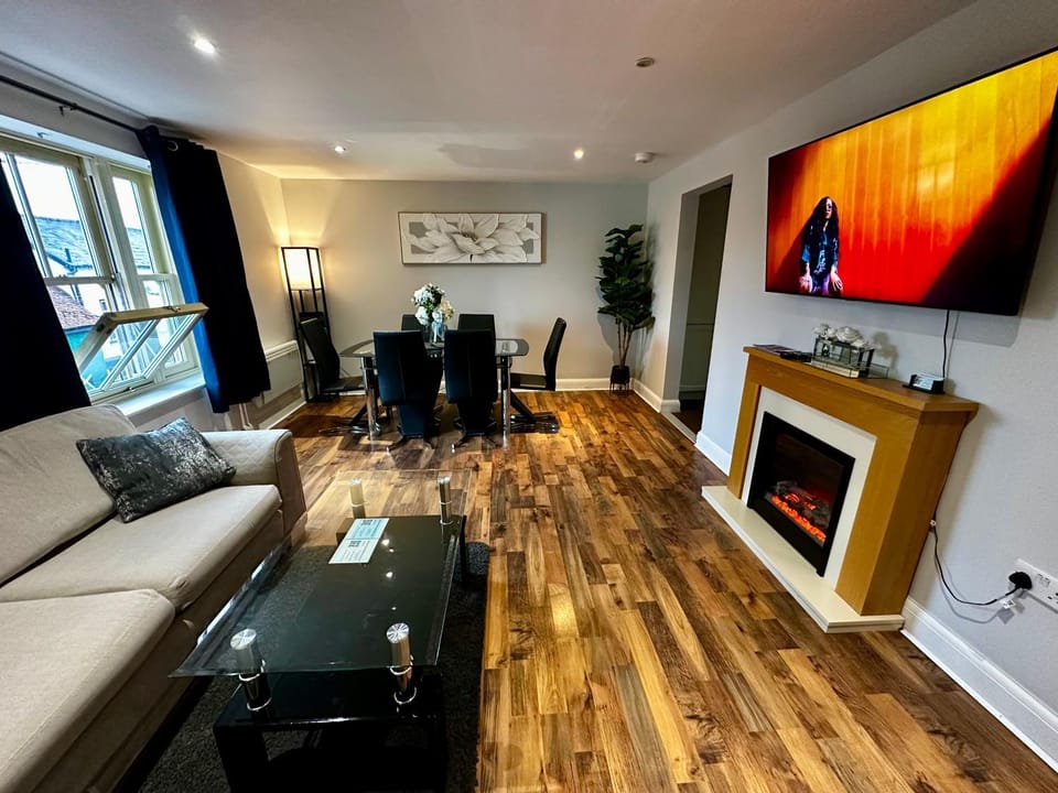 Two Bedroom Flat Town Centre Colchester Apartment in Colchester