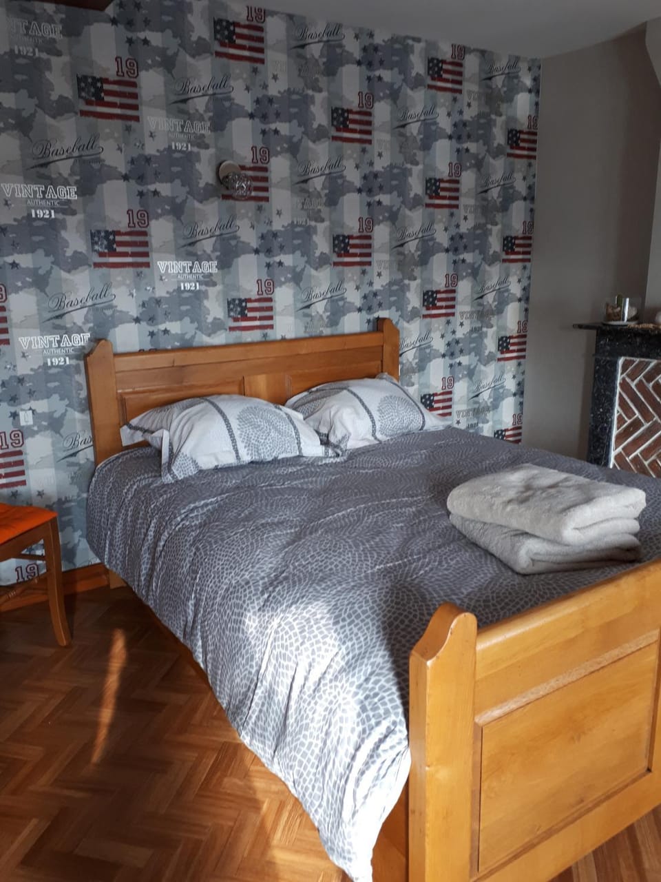 Bed, Photo of the whole room, Bedroom