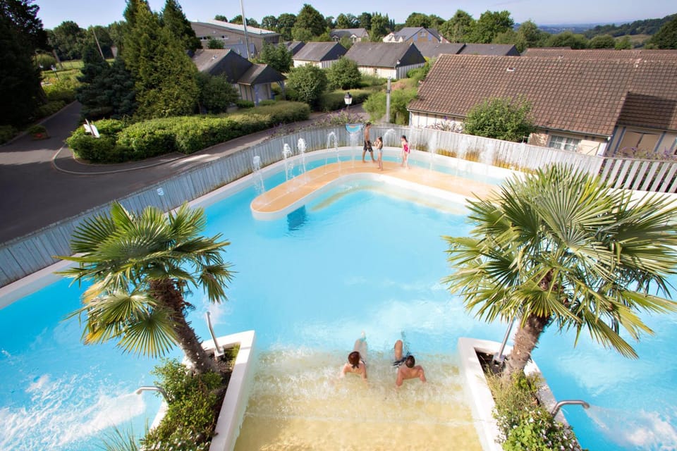 Property building, Swimming pool