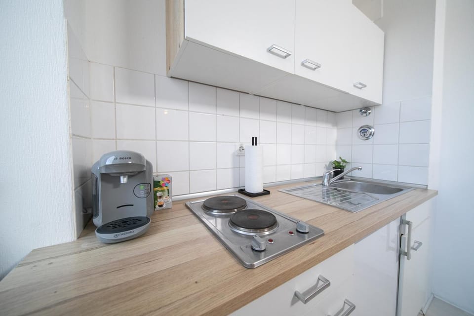 Coffee/tea facilities, Kitchen or kitchenette, Communal kitchen